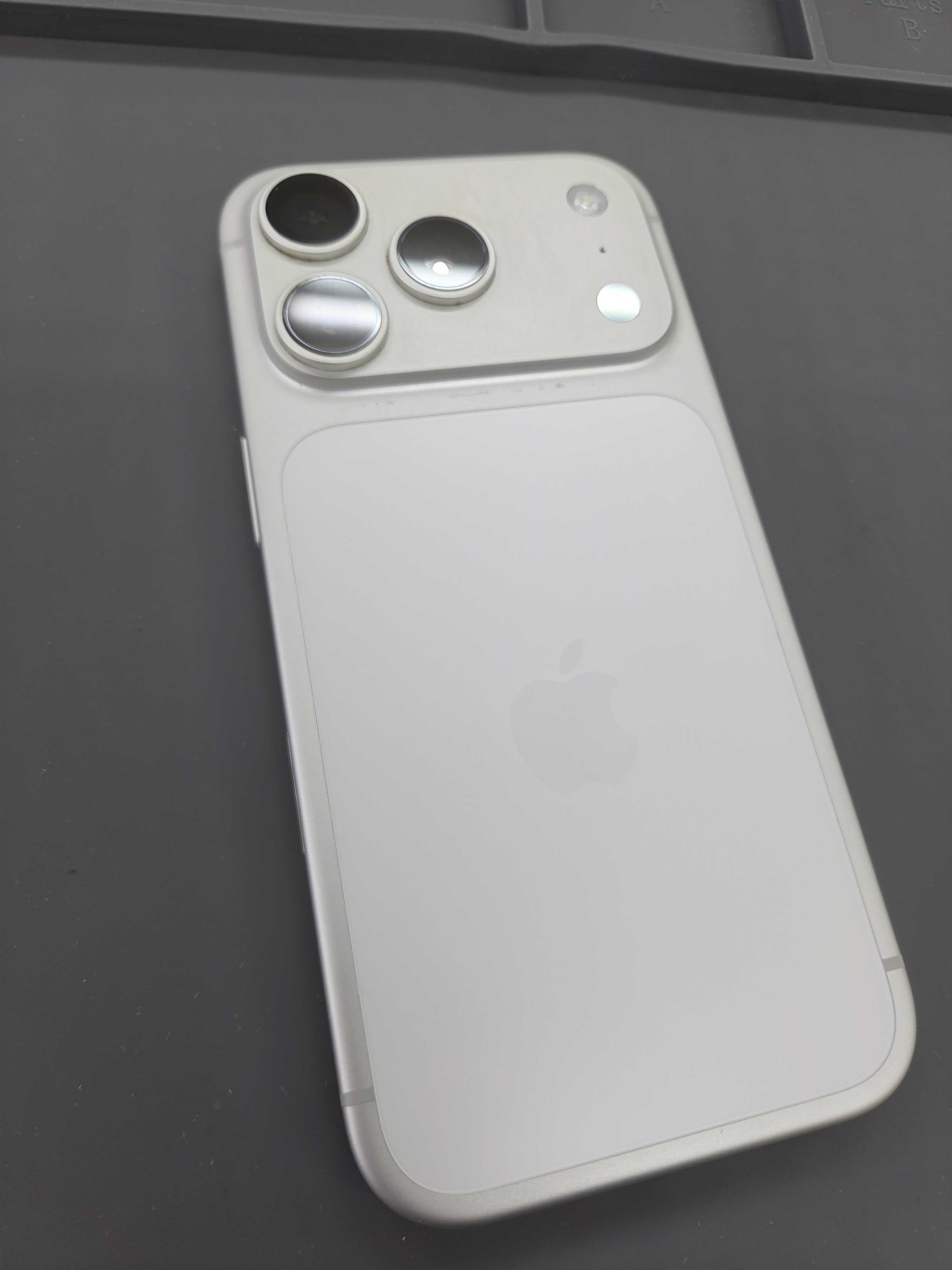 豊川市】iPhone17 Proの起動不良修理｜電源が入らない症状も当日復旧！
